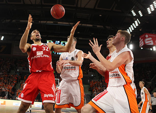 连接公益与 连接公益与